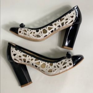 B Makowsky Hessie leather block heel pump Sz 7 - black and cream. Stunning!